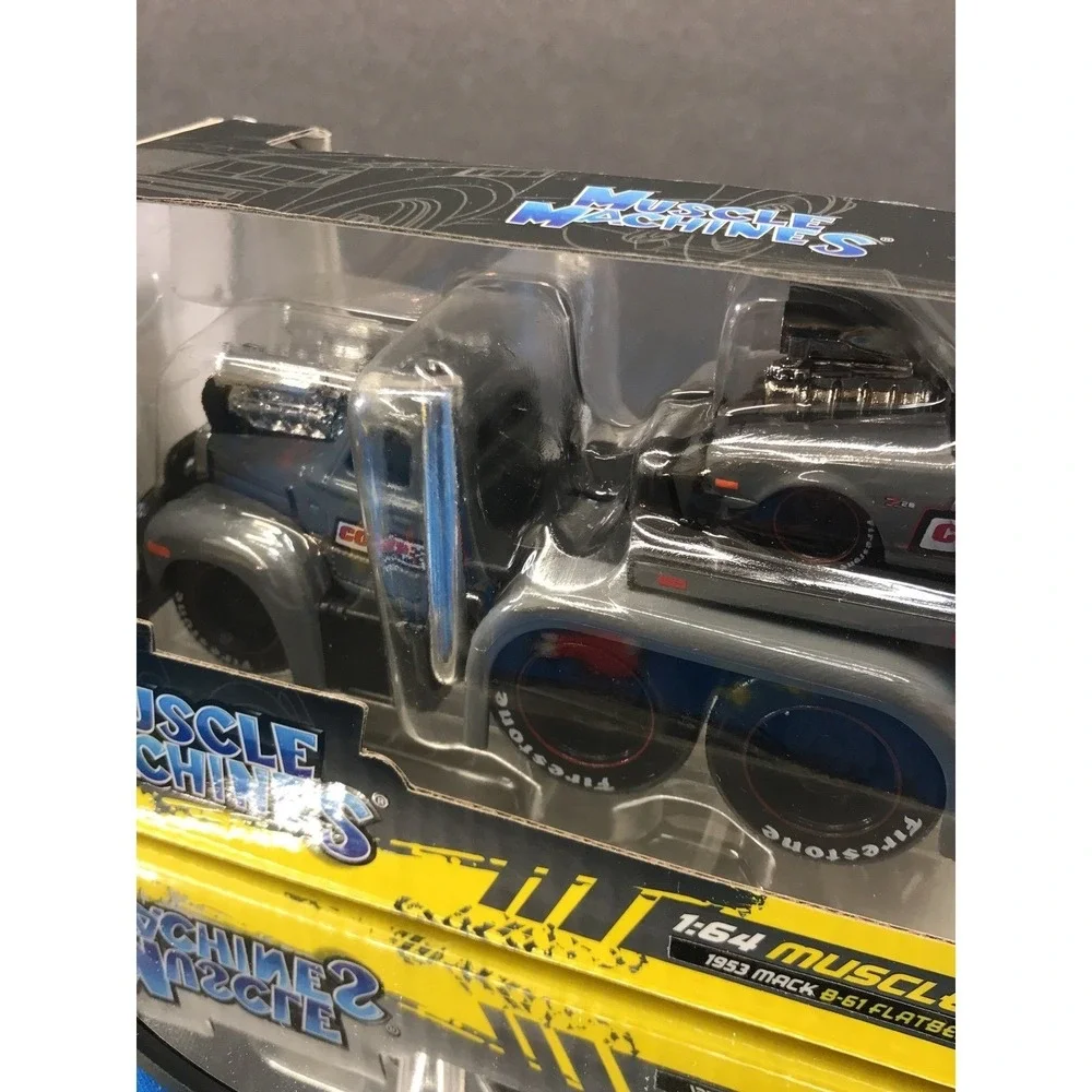 Muscle machines 1:64‎ transport camaro 1971
